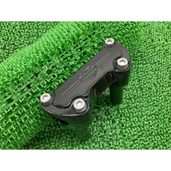 ソフテイル ハンドルポスト 黒 56568-86B ハーレー 純正 バイク 部品 グロスブラック スポーツスター ハンドルクランプ 【中古】 2 ソフテイル ハンドルポスト 黒 56568-86B ハーレー 純正 中古 グロス