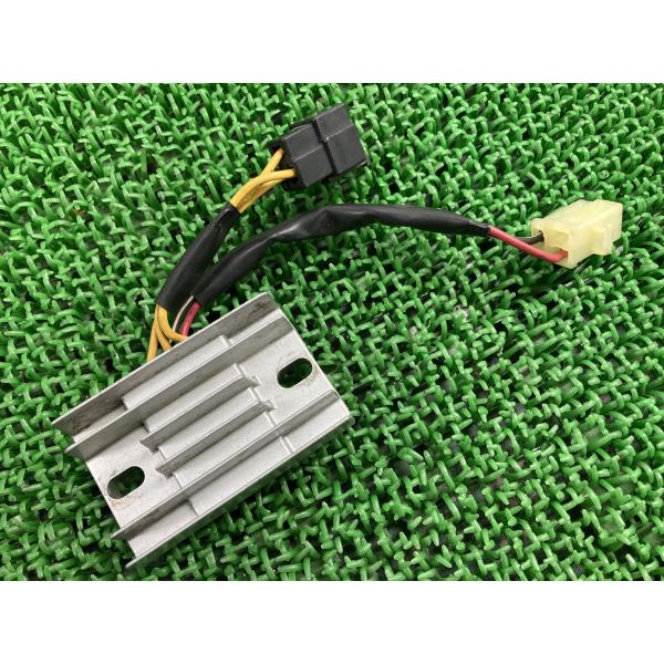 GSX250Sカタナ レギュレター スズキ 純正 GJ76A 45D SH572C-12 レギュレーター レクチファイアー 機能的問題なし 【中古】 62 ts-parts_22329066