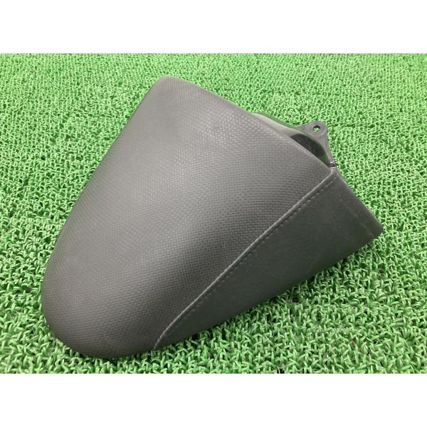 VRSCA1130 タンデムシート 1HD1HAZ142K803*** ハーレー 純正 中古 バイク 部品 2000年式外し V-ROD ピリオンシート 破れ無し 品薄 58 VRSCA1130 タンデムシート 1HD1HAZ142K803*** ハーレー 純正 中古