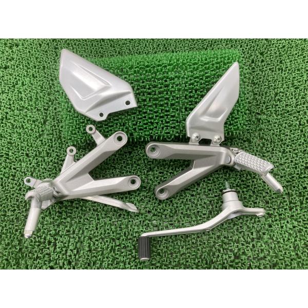 CBR1000RR-RSP ステップ 左右 MKR ホンダ 純正 中古 バイク 部品 SC82 新車外し ファイヤーブレード ペグ ブレーキペダル 車検 Genuine 48 ホンダ（HONDA） CBR1000RR-RSP ステップ 左右 MKR 純正 中古 バイク
