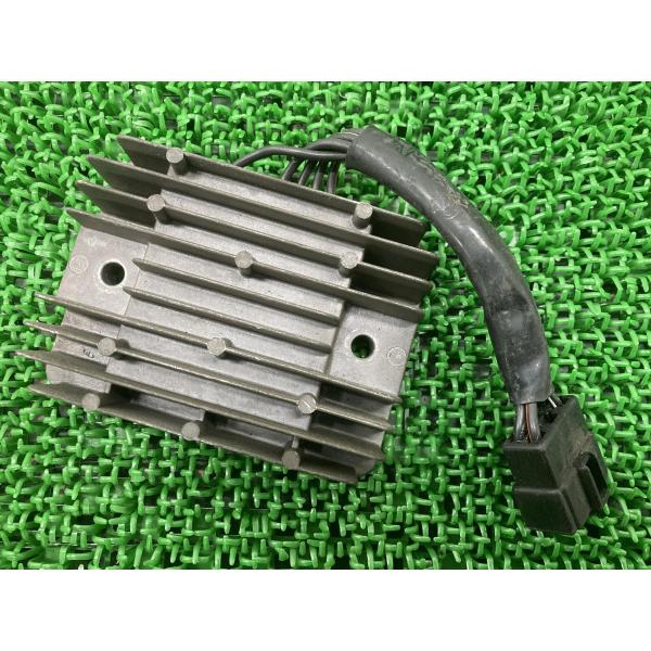 GSX1300Rハヤブサ レギュレター スズキ 純正 バイク 部品 GW71A RS41 51A 33E2 レギュレーター レクチファイア 【中古】 23 スズキ（SUZUKI） GSX1300Rハヤブサ レギュレター 純正 中古 バイク