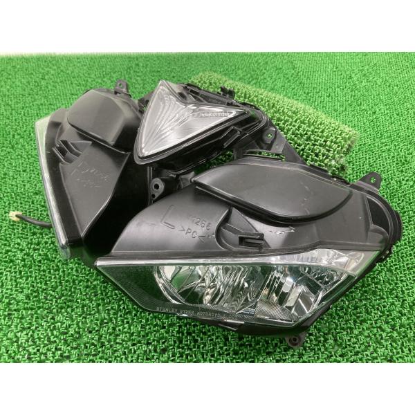 YZF-R25 ヘッドライト W1256 ヤマハ 純正 バイク 部品 RG10J 修復素材に コケキズ無し 希少品 品薄 車検 Genuine 【中古】 15 ヤマハ発動機 YZF-R25 ヘッドライト W1256 ヤマハ 純正 中古 バイク