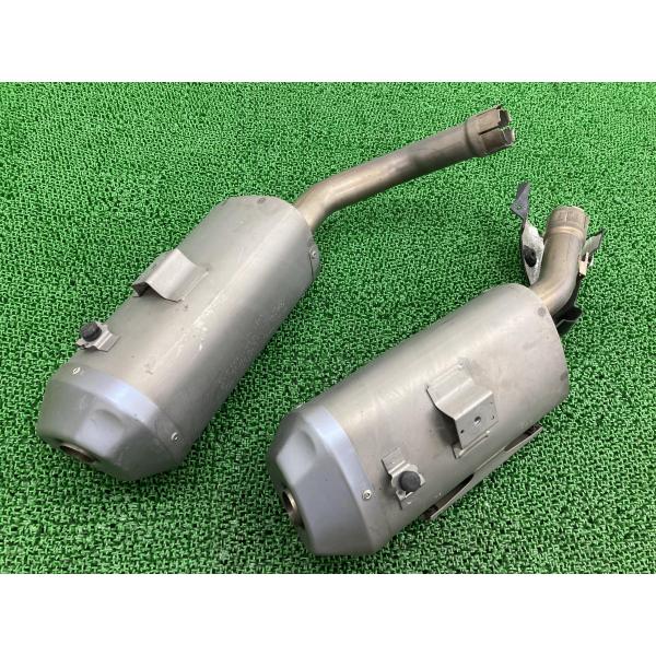 YZF-R1 サイレンサーマフラー 左右 14B ヤマハ 純正 バイク 部品 RN22 RN24J コケキズ無し 品薄 希少品 車検 Genuine 【中古】 16 ヤマハ発動機 YZF-R1 サイレンサーマフラー 左右 14B ヤマハ 純正 中古