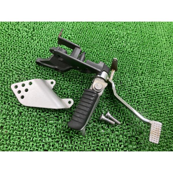 カワサキ（Kawasaki） ZRX1200ダエグ ステップ 右 35011-1820 純正