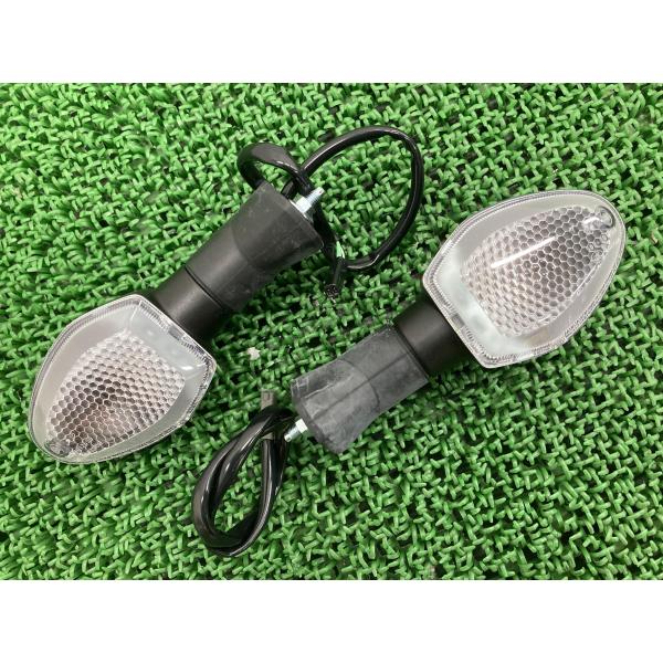 GSX-S1000F リアウインカー 左右 0012559 スズキ 純正 バイク 部品 GT79A 綺麗 良品 割れ欠け無し 品薄 車検 Genuine 【中古】 37 スズキ（SUZUKI） GSX-S1000F リアウインカー 左右 0012559 純正 中古