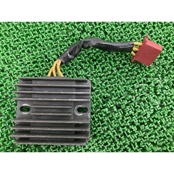 エストレヤ レギュレター カワサキ 純正 バイク 部品 BJ250A レギュレーター レクチファイアー 250TR 機能的問題なし 【中古】 2 カワサキ（Kawasaki） エストレヤ レギュレター 純正 中古 バイク 部品