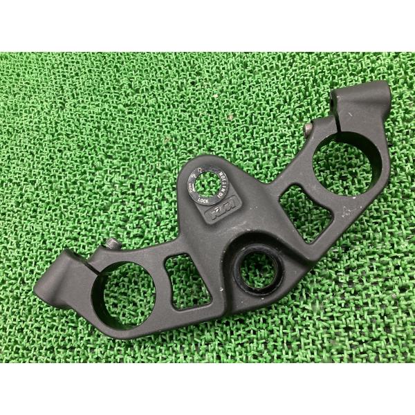 RC390 トップブリッジ 905.01.034.135 KTM 純正 バイク 部品 51φ 曲がり無し 品薄 希少品 車検 Genuine 【中古】 73 RC390 トップブリッジ 905.01.034.135 KTM 純正 中古 バイク 部品 51φ