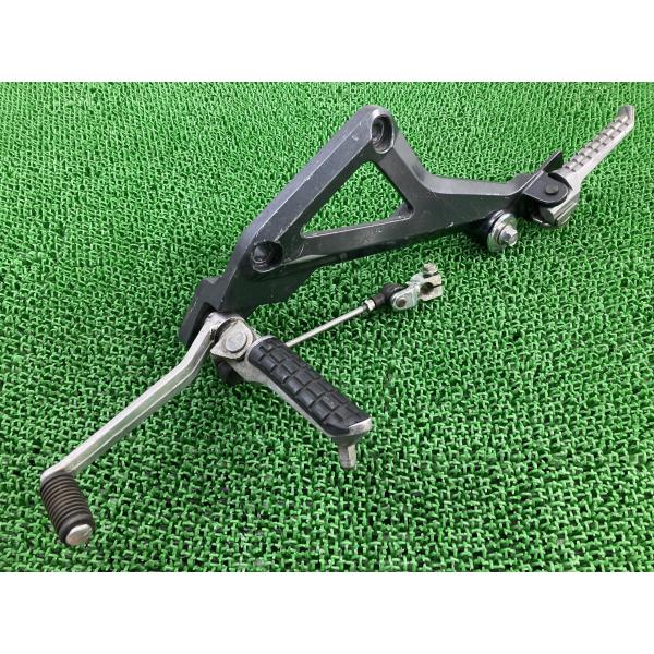 ゼファー1100 ステッププレート 左 130A カワサキ 純正 中古 ZRT10A ZEPHYR1100 Fd ts-parts_22417768
