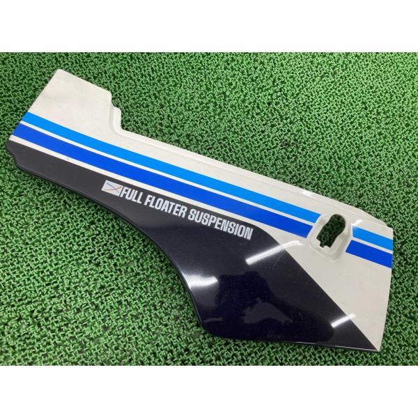 GSX-R400 サイドカバー 右 白/黒 04A スズキ 純正 中古 バイク 部品 GK71B 初期型 割れ欠け無し 品薄 希少品 車検 Genuine Ye スズキ（SUZUKI） GSX-R400 サイドカバー 右 白/黒 04A 純正 中古