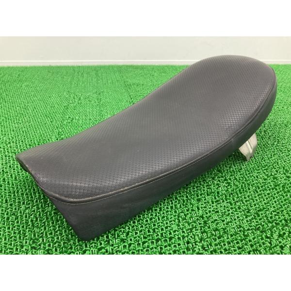 250TR シート 社外 中古 バイク 部品 BJ250F クラシックフラットシート 修復素材や張替えベースに 品薄 希少品 iD 250TR シート 社外 中古 バイク 部品 BJ250F クラシックフラットシート