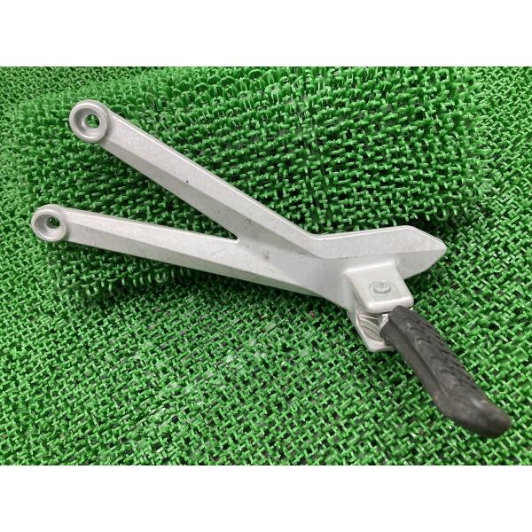 690SMC タンデムステップ 左 765.03.048.000 KTM 純正 中古 バイク 部品 ペグ 綺麗 良品 曲がり無し 車検 Genuine zA 690SMC タンデムステップ 左 765.03.048.000 KTM 純正 中古 バイク