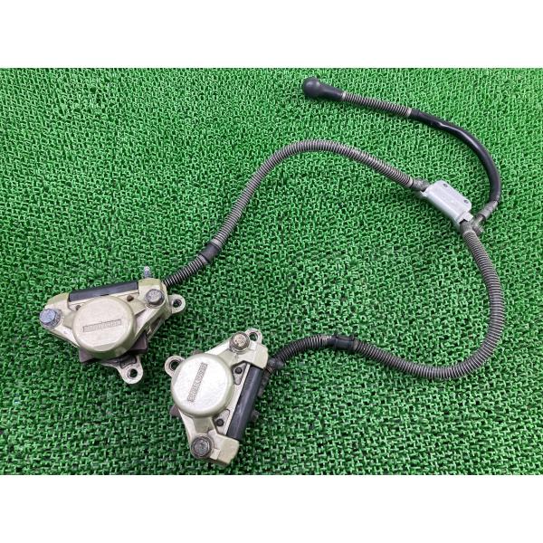 FZX750 フロントブレーキキャリパー 左右 3XF-006*** ヤマハ 純正 中古 1998年式外し 3XF-006 割れ欠け無し 修復素材に 品薄 希少品 38 ヤマハ発動機 FZX750 フロントブレーキキャリパー 左右 3XF-006