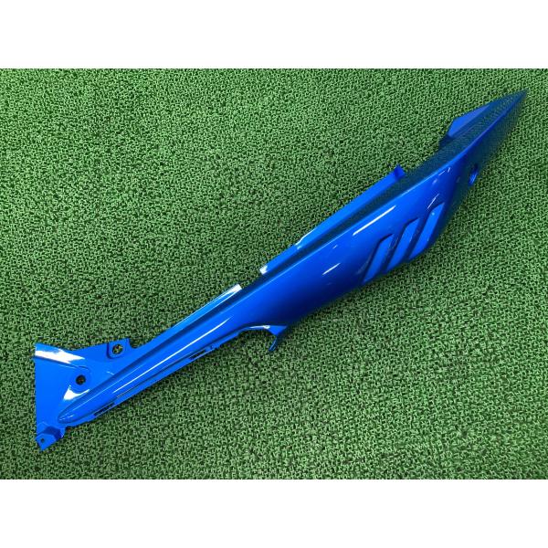 スズキ（SUZUKI） GSR250 シートカウル 左 青M 48H 純正 中古 バイク