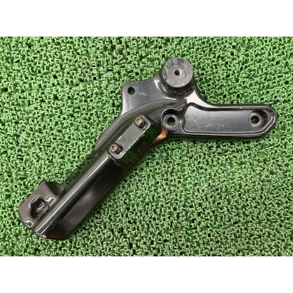 FLFBS1870 マフラーステー 65500063 ハーレー 純正 バイク 部品 ソフテイル ファットボーイ114 品薄 希少品 車検 Genuine 【中古】 14 FLFBS1870 マフラーステー 65500063 ハーレー 純正 中古 バイク 部品