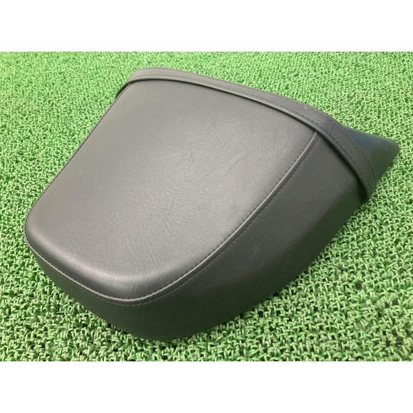 ブルバードM109R タンデムシート 48G スズキ 純正 バイク 部品 VY53A オプション ピリオンシート リアシート BOULEVARD 【中古】 57 スズキ（SUZUKI） ブルバードM109R タンデムシート 48G 純正 中古