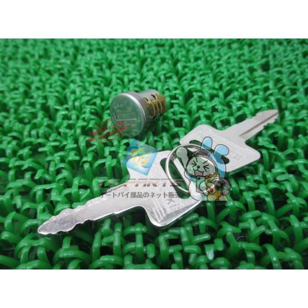 A*a様 Kawasakiカワサキ KLX250 社外品 キーセット タンクキャ カワサキ（Kawasaki） KLX250 タンクキャップキーシリンダー 在庫有