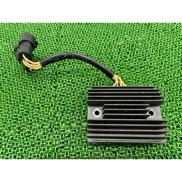 XSR125 レギュレター ヤマハ 純正 中古 バイク 部品 RE46J 4ピン 電装ステー付 レギュレーター レクチファイア 車検 Genuine 17 ts-parts_22500017