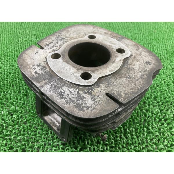 ヤマハ発動機 AT125 エンジンシリンダー ヤマハ 純正 中古 バイク 部品