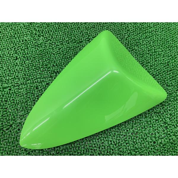 ZX-6R シングルシートカウル 緑 53065-0010 カワサキ 純正 バイク 部品 ZX600P NINJA ニンジャ ZX6R 車検 Genuine 【中古】 36 カワサキ（Kawasaki） ZX-6R シングルシートカウル 緑 53065-0010 純正