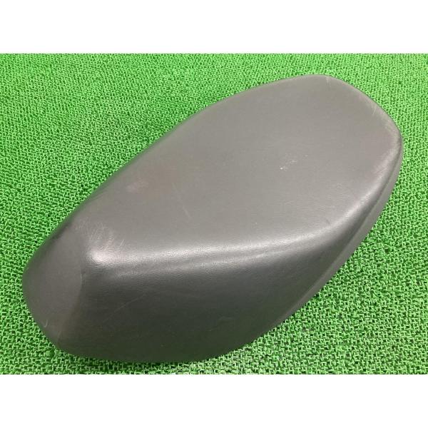 リード100 jf06 シート　破れなし ホンダ（HONDA） リード100 シート 純正 中古 バイク 部品 JF06 LEAD