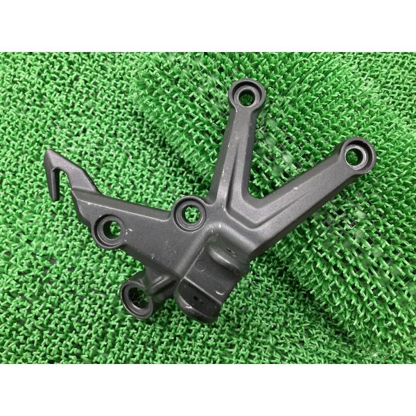 カワサキ（Kawasaki） H2SX SE タンデムステップホルダー 右 1557 純正