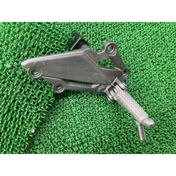 （値下げ3）カワサキ　ニンジャＥＸ２５０Ｌから外した中古パーツ カワサキ（Kawasaki） NINJA250 ステップ 右 1000 純正 中古 バイク