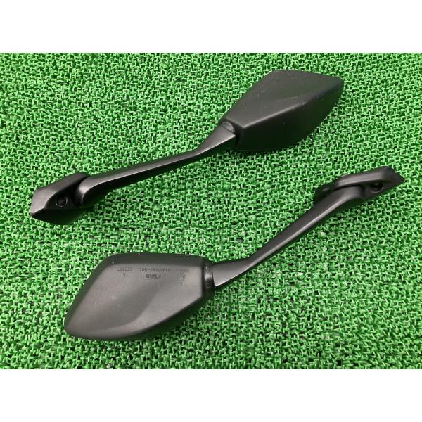 ジクサーSF250 ミラー 左右 1527/000452 ヤマハ 純正 バイク 部品 ED22B 1527 000452 GIXXER コンディション良好 品薄 【中古】 12 ヤマハ発動機 ジクサーSF250 ミラー 左右 1527/000452 ヤマハ 純正