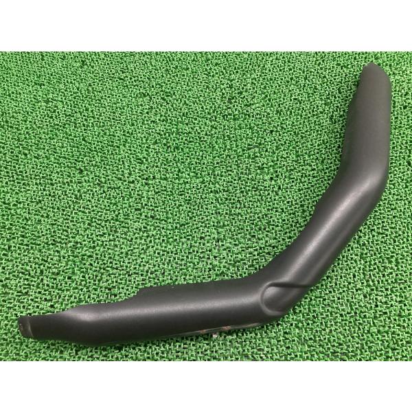 ツーリング マフラーヒートガード 右前 ハーレー 純正 M8 17年～ ミルウォーキーエイト エキパイカバー ペイント素材に 【中古】 74 ツーリング マフラーヒートガード 右前 ハーレー 純正 中古 バイク