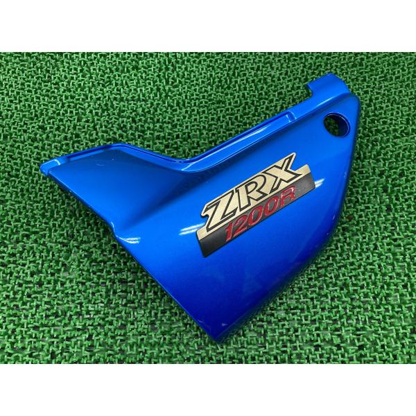 ZRX1200R サイドカバー 左 青M 36001-1597 カワサキ 純正 バイク 部品 ZRT20A コンディション良好 品薄 希少品 【中古】 96 カワサキ（Kawasaki） ZRX1200R サイドカバー 左 青M 36001-1597 純正