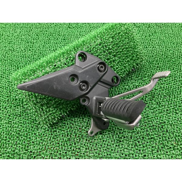 カワサキ（Kawasaki） NINJA1000 ステップ 右 0905 純正 中古 バイク