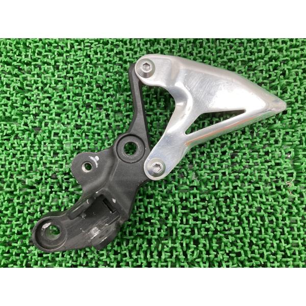 カワサキ（Kawasaki） NINJA400 ステップホルダー 左 DSC1-1 純正 中古