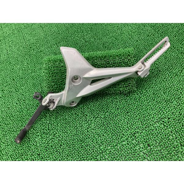 ホンダ（HONDA） グロム ステップ 左 K26 純正 中古 バイク 部品 JC61