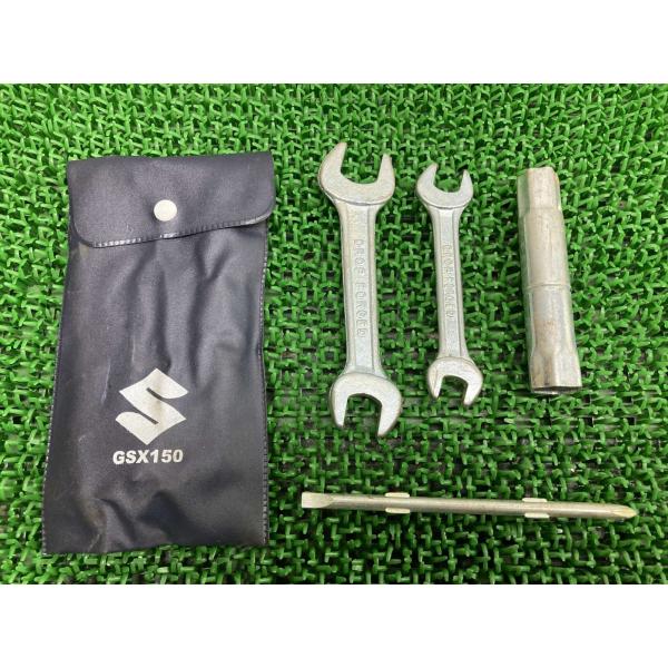 ジクサー150 車載工具 スズキ 純正 中古 バイク 部品 NG4BG ツールキット GIXXER GSX150 バンディット BANDIT 車検 Genuine 22