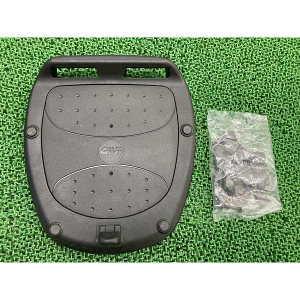 GIVI製 トップケースベース 在庫有 即納 社外 新品 バイク 部品 ステー