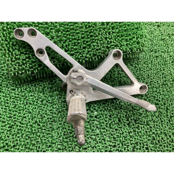 CBR400Fフォーミュラ3 ステップ 右 MJ6 ホンダ 純正 中古 バイク 部品 NC17 F3 当時物 ブレーキペダル ペグ 車検 Genuine Wh ホンダ（HONDA） CBR400Fフォーミュラ3 ステップ 右 MJ6 純正 中古