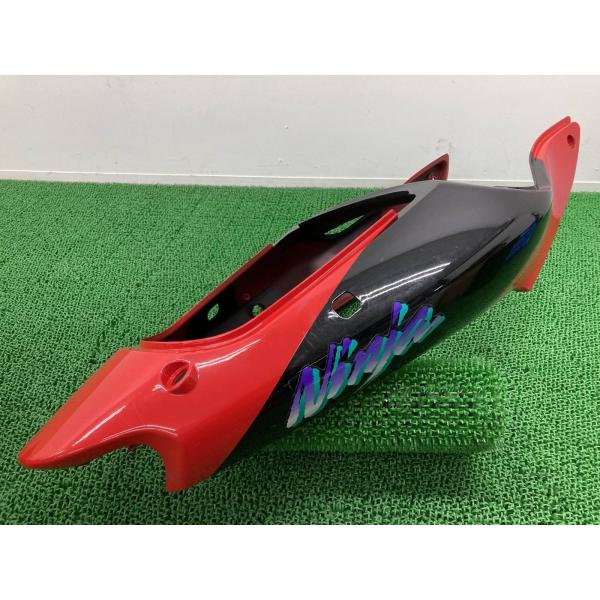 ZX-6R テールカウル 黒/赤 36001-1601 カワサキ 純正 中古 バイク 部品 ZX600J ニンジャ シートカウル ペイント素材に 品薄 oH カワサキ（Kawasaki） ZX-6R テールカウル 黒/赤 36001-1601 純正 中古
