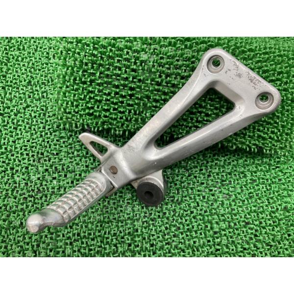 バンディット250 タンデムステップ 右 33D スズキ 純正 中古 GJ77A BANDIT250 バンディット400 GK7AA ペグ リアステップ 曲がり無し ペイント素材に gI