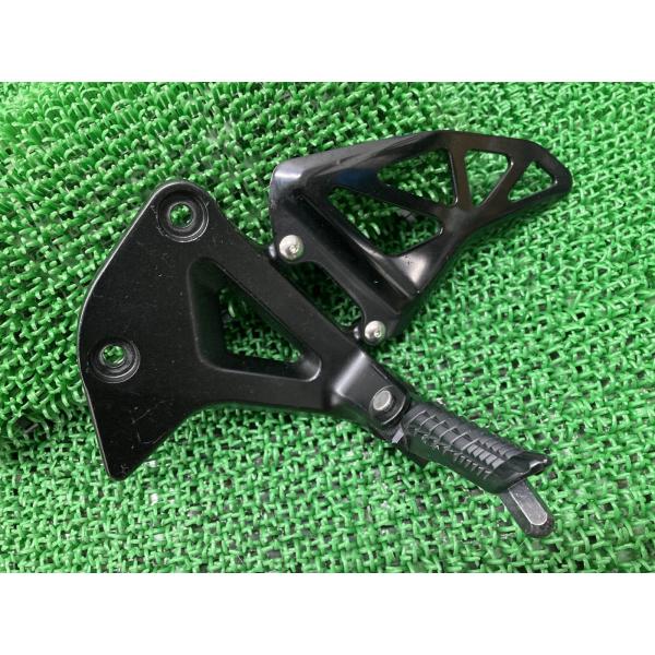 GSX-R1000R ステップ 左 298844 スズキ 純正 中古 バイク 部品 DM11G ペグ ヒールガード メインステップ 曲がり無し おすすめ品 車検 Genuine Bo