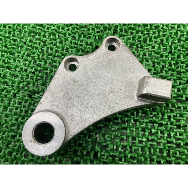 バリオス リアブレーキキャリパーサポート カワサキ 純正 中古 バイク 部品 ZR250A BALIUS 曲がり無し お安くどうぞ 車検 Genuine hW