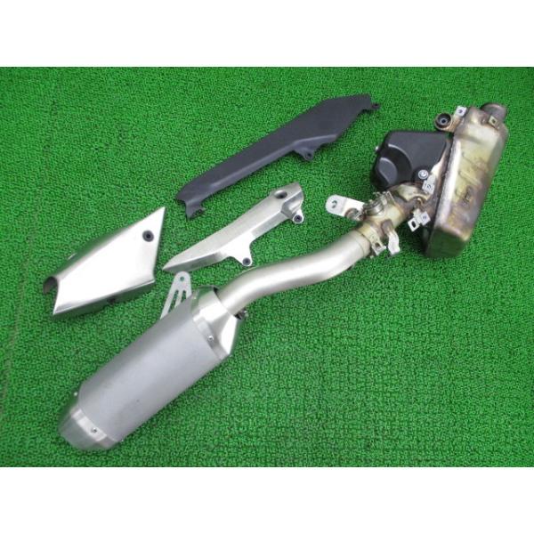 デイトナ675R サイレンサーマフラー 2203067/2203068 トライアンフ(TRIUMPH) 純正 2015年式外し 2203067 2203068 触媒 【中古】 41 デイトナ675R サイレンサーマフラー 2203067/2203068 トライアンフ