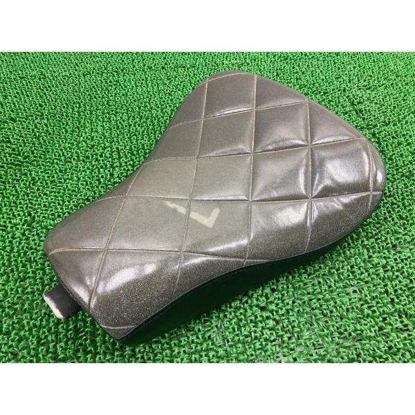 XL1200V シート 52000051 ハーレー 純正 2013年式外し オプション メタルフレークソロシート 10年～スポーツスター 【中古】 68 Harley Davidson（ハーレー・ダビッドソン） XL1200V シート 52000051