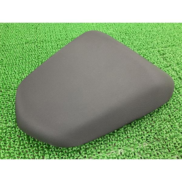 ER-6n タンデムシート 53066-0361 カワサキ 純正 バイク 部品 ER650E コンディション良好 破れ無し 品薄 希少品 【中古】 80 カワサキ（Kawasaki） ER-6n タンデムシート 53066-0361 純正 中古