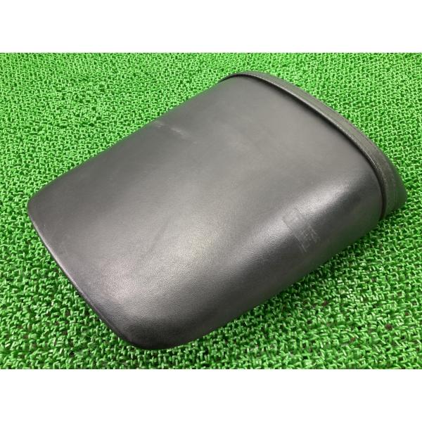 CBR954RR タンデムシート MCJ ホンダ 純正 バイク 部品 SC50 破れ無し 品薄 希少品 安心のノーマル 車検 Genuine 【中古】 20 ホンダ（HONDA） CBR954RR タンデムシート MCJ 純正 中古 バイク 部品