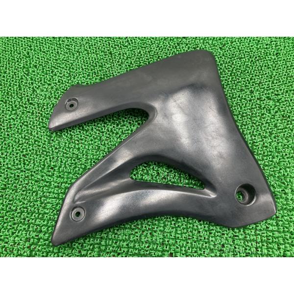CRM250AR シュラウド 右 黒 KAE ホンダ 純正 バイク 部品 MD32 ペイント素材に 割れ欠け無し 品薄 希少品 車検 Genuine 【中古】 27 ホンダ（HONDA） CRM250AR シュラウド 右 黒 KAE 純正 中古 バイク