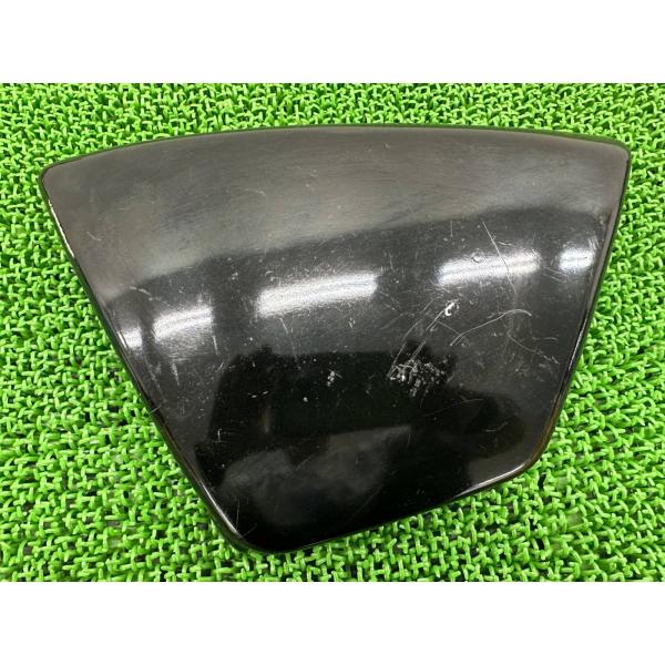 スズキ（SUZUKI） ボルティー サイドカバー 左 黒 47211-38300 純正