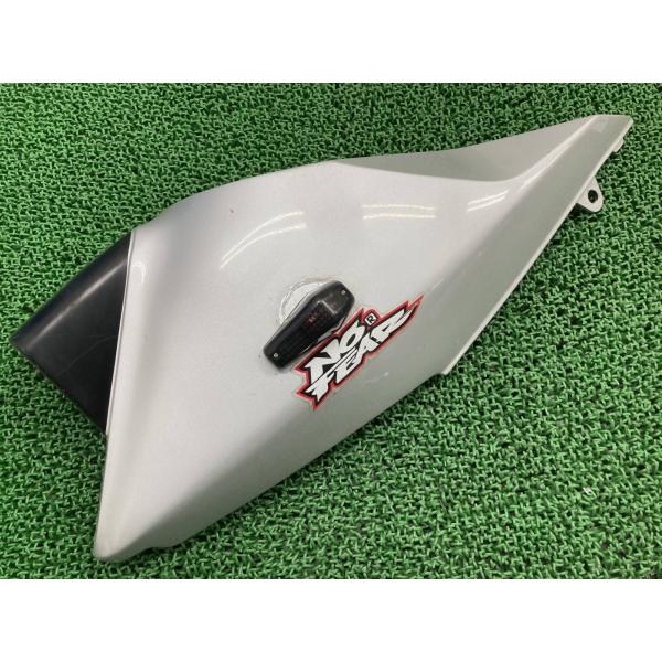 GSX250Sカタナ アッパーカウル 左 銀 45D0 スズキ 純正 中古 GJ76A 刀 KATANA POSH製貼り型スモークウインカー カスタム素材に nC スズキ（SUZUKI） GSX250Sカタナ アッパーカウル 左 銀 45D0 純正 中古