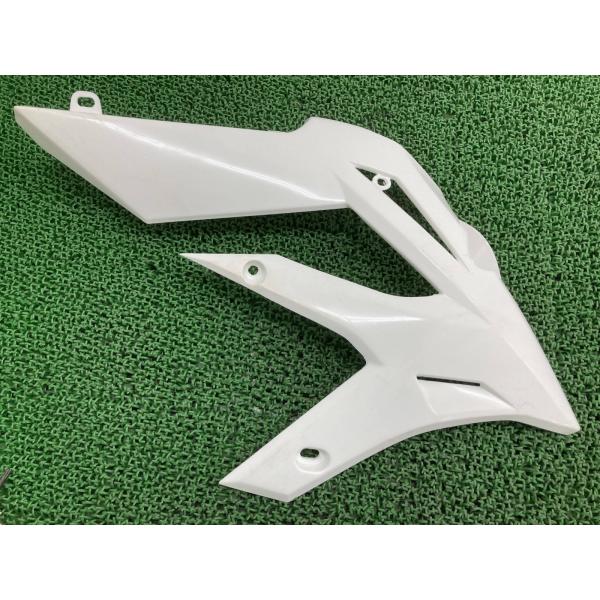 X-TRAINER シュラウド 右 白 036.43.002.10 BETA 純正 中古 バイク 部品 ベータ XTRAINER クロストレイナー 割れ欠け無し Zv X-TRAINER シュラウド 右 白 036.43.002.10 BETA 純正 中古 バイク