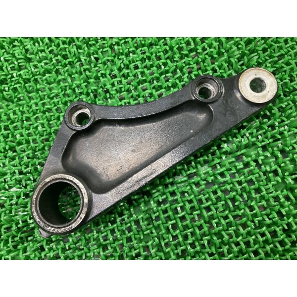 ZRX400 リアブレーキキャリパーサポート 550/718 カワサキ 純正 中古 バイク 部品 ZR400E 550 718 ゼファーカイ ZEPHYRχ キャリサポ Ns