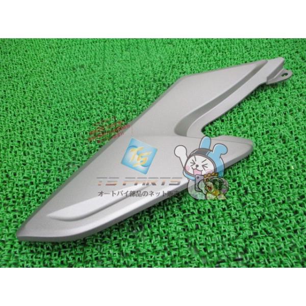 ホンダ（HONDA） VTR250 サイドカバー 右 在庫有 即納 純正 新品