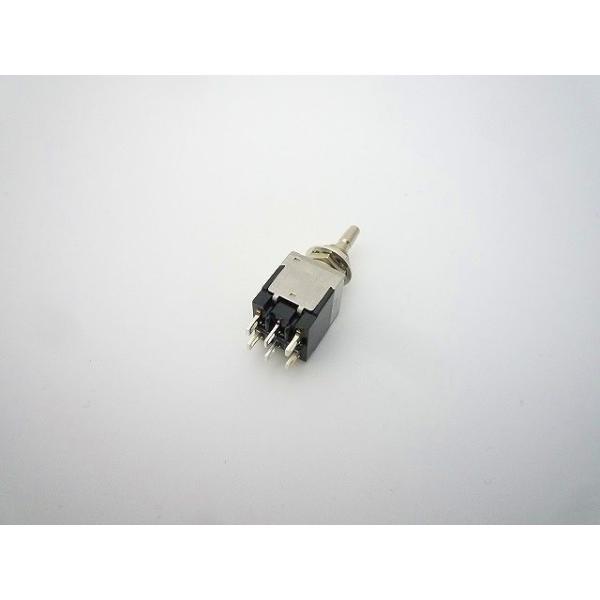 形名　EB-2061カテゴリ　押ボタンシリーズ　Eサブカテゴリ　非照光式　スイッチ接点仕様　銀詳細表示用電流容量1　3A 125V AC使用温度範囲（℃）　-10/+70極数　2極機能1　ON-(ON)機能2　モーメンタリ操作部形状　別売：...